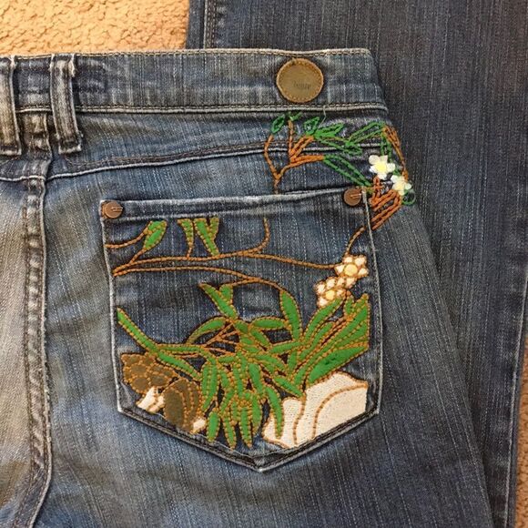 Indie Designs Flower Embroidered Stonewashed Jeans - rare find!!Size 28 Boho - Picture 7 of 11